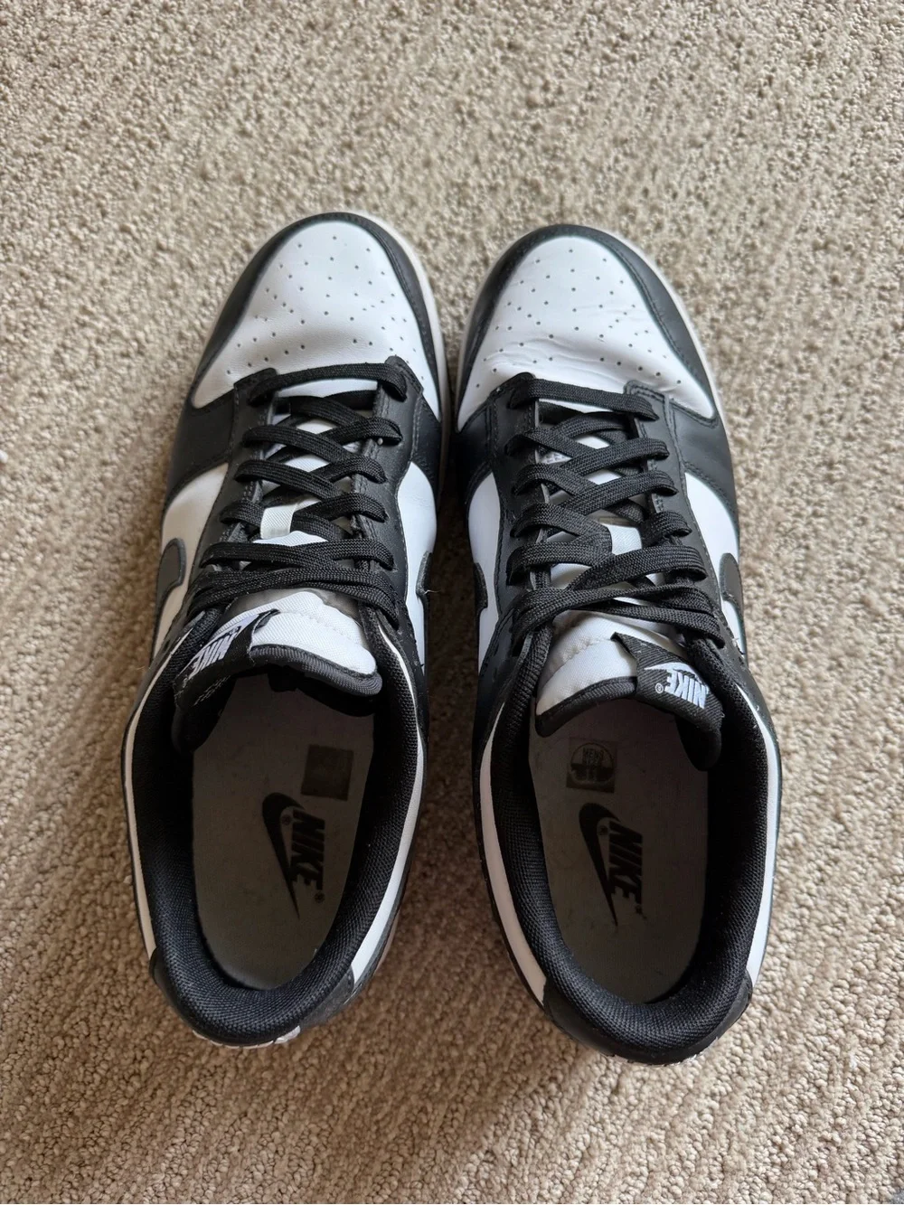 Nike Men’s Black and White Low-Top Sneakers with Swoosh panda dunks